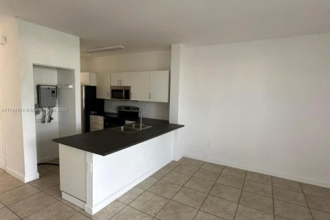 Townhouse in Homestead, Florida 3 bedrooms, 123.1 sq.m. № 1976986 - photo 4