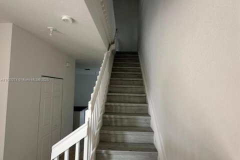 Townhouse in Homestead, Florida 3 bedrooms, 123.1 sq.m. № 1976986 - photo 8