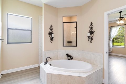 House in Parrish, Florida 3 bedrooms, 219.99 sq.m. № 1884463 - photo 24