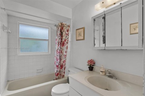 Купить виллу или дом в Орландо, Флорида 5 спален, 189.33м2, № 2061109 - фото 22