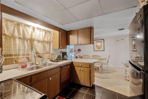 Купить виллу или дом в Орландо, Флорида 5 спален, 189.33м2, № 2061109 - фото 16