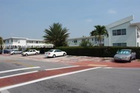 Appartement à louer à Miami Beach, Floride: 2 chambres, 945.56 m2 № 1893463 - photo 8