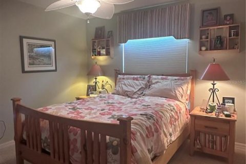 House in Seminole, Florida 3 bedrooms, 178.93 sq.m. № 2120643 - photo 30