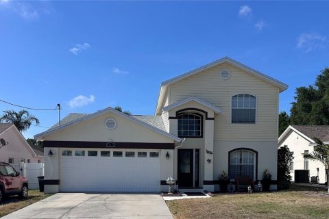 House in Seminole, Florida 3 bedrooms, 178.93 sq.m. № 2120643
