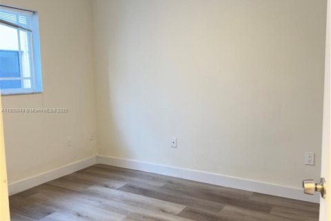 Condominio en alquiler en Miami, Florida, 2 dormitorios, 57.97 m2 № 1963707 - foto 4