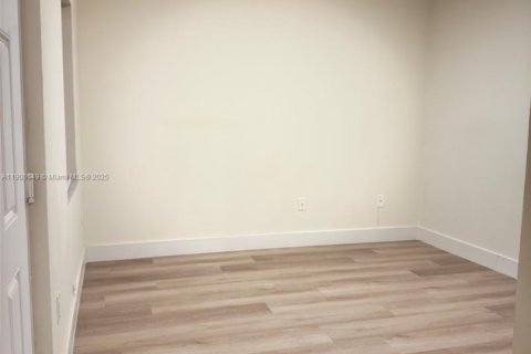 Condominio en Miami, Florida, 2 dormitorios  № 1963707