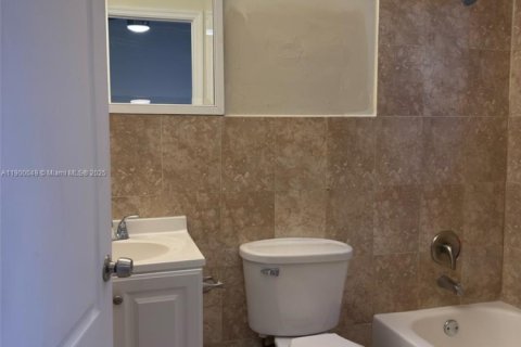 Condominio en alquiler en Miami, Florida, 2 dormitorios, 57.97 m2 № 1963707 - foto 3