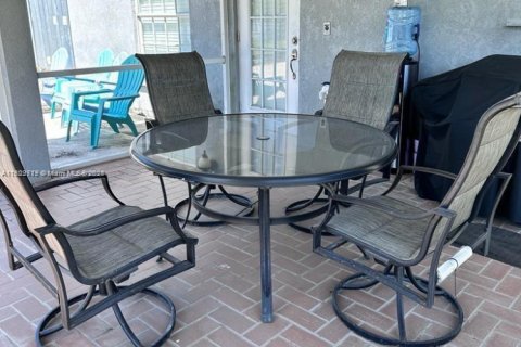 House in Homestead, Florida 3 bedrooms, 182.83 sq.m. № 1752273 - photo 6