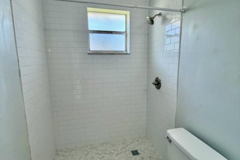 Adosado en venta en West Palm Beach, Florida, 3 dormitorios, 106.84 m2 № 2419479 - foto 12