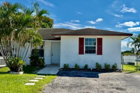 Adosado en venta en West Palm Beach, Florida, 3 dormitorios, 106.84 m2 № 2419479 - foto 29