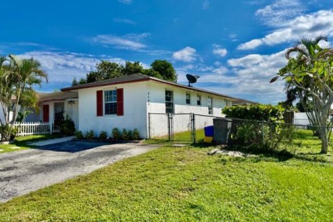 Adosado en venta en West Palm Beach, Florida, 3 dormitorios, 106.84 m2 № 2419479 - foto 2