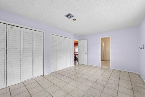 House in Coral Springs, Florida 4 bedrooms, 166.02 sq.m. № 1945135 - photo 26