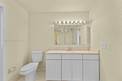 House in Coral Springs, Florida 4 bedrooms, 166.02 sq.m. № 1945135 - photo 27