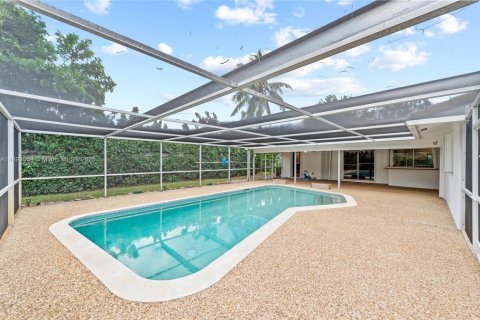 House in Coral Springs, Florida 4 bedrooms, 166.02 sq.m. № 1945135 - photo 30