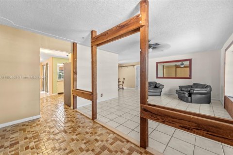 House in Coral Springs, Florida 4 bedrooms, 166.02 sq.m. № 1945135 - photo 5