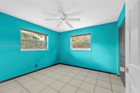 House in Coral Springs, Florida 4 bedrooms, 166.02 sq.m. № 1945135 - photo 20