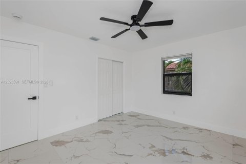 Casa en venta en Hollywood, Florida, 3 dormitorios, 122.82 m2 № 2177834 - foto 21
