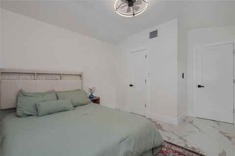 Casa en venta en Hollywood, Florida, 3 dormitorios, 122.82 m2 № 2177834 - foto 15