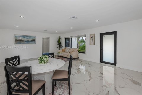 Casa en venta en Hollywood, Florida, 3 dormitorios, 122.82 m2 № 2177834 - foto 7