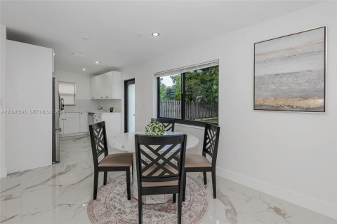 Casa en venta en Hollywood, Florida, 3 dormitorios, 122.82 m2 № 2177834 - foto 5