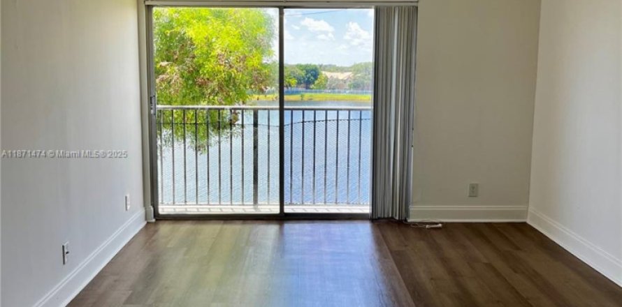Apartamento en Miramar, Florida 2 dormitorios, 77.29 m2 № 1895843
