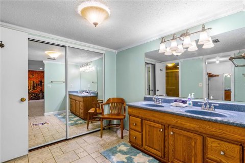 House in Port Orange, Florida 4 bedrooms, 268.3 sq.m. № 1687843 - photo 21