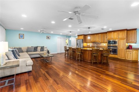 House in Port Orange, Florida 4 bedrooms, 268.3 sq.m. № 1687843 - photo 14