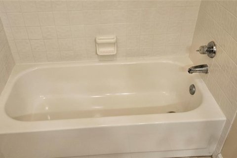 Condominio en venta en Winter Haven, Florida, 2 dormitorios, 101.26 m2 № 2232571 - foto 7