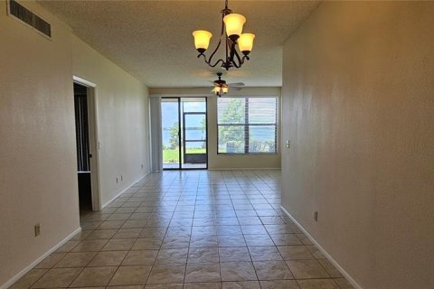Condominio en venta en Winter Haven, Florida, 2 dormitorios, 101.26 m2 № 2232571 - foto 13