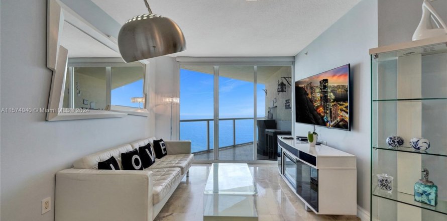 Condo à Sunny Isles Beach, Floride, 2 chambres № 1737963
