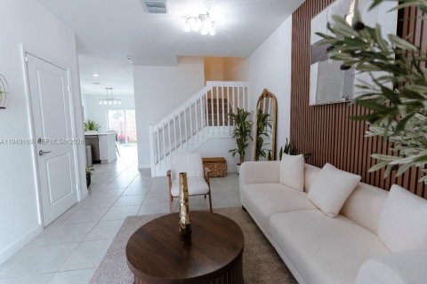 Купить таунхаус в Хомстед, Флорида 3 спальни, 157.47м2, № 2005699 - фото 7