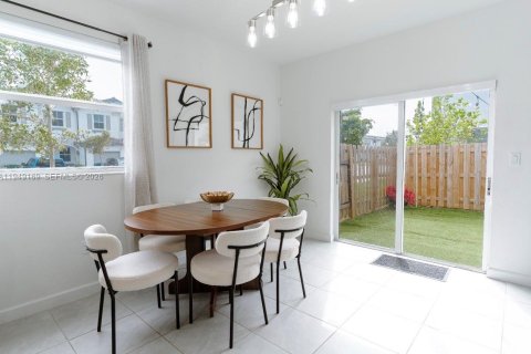 Купить таунхаус в Хомстед, Флорида 3 спальни, 157.47м2, № 2005699 - фото 9