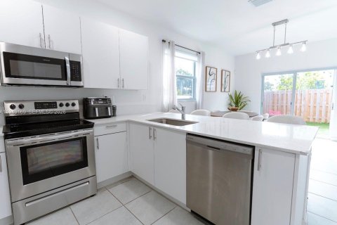 Купить таунхаус в Хомстед, Флорида 3 спальни, 157.47м2, № 2005699 - фото 8