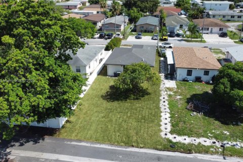 Casa en venta en Hallandale Beach, Florida, 3 dormitorios, 117.52 m2 № 1818686 - foto 25