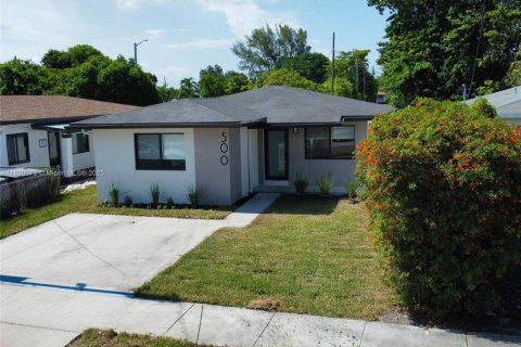 Casa en venta en Hallandale Beach, Florida, 3 dormitorios, 117.52 m2 № 1818686 - foto 2