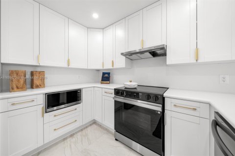 Casa en venta en Hallandale Beach, Florida, 3 dormitorios, 117.52 m2 № 1818686 - foto 9