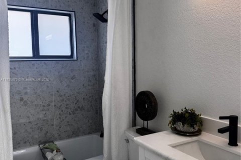 Casa en venta en Hallandale Beach, Florida, 3 dormitorios, 117.52 m2 № 1818686 - foto 8