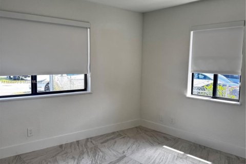 Casa en venta en Hallandale Beach, Florida, 3 dormitorios, 117.52 m2 № 1818686 - foto 4