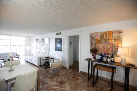 Copropriété à vendre à Miami Beach, Floride: 2 chambres, 118.91 m2 № 2017242 - photo 10