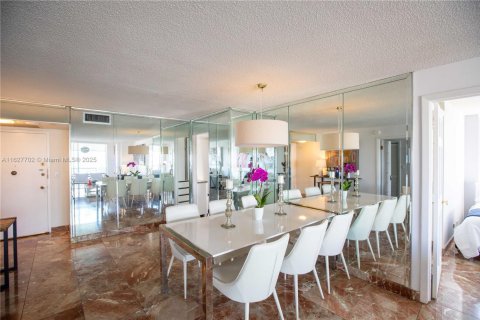 Copropriété à vendre à Miami Beach, Floride: 2 chambres, 118.91 m2 № 2017242 - photo 7