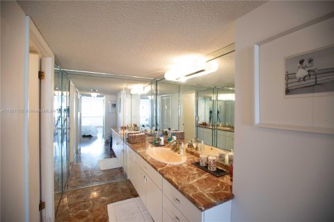 Copropriété à vendre à Miami Beach, Floride: 2 chambres, 118.91 m2 № 2017242 - photo 24