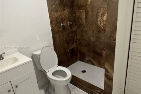 Снять в аренду коммерческую недвижимость в Пемброк-Пайнс, Флорида 1 спальня, № 1997279 - фото 8