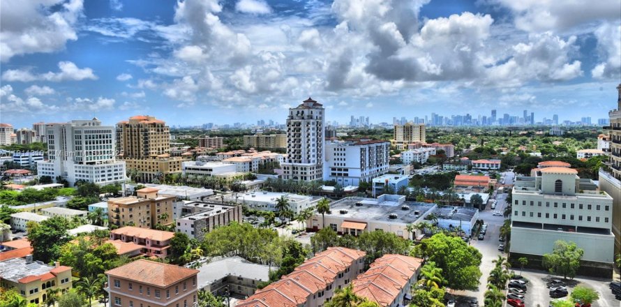 Apartment in Coral Gables, Florida 2 bedrooms, 105.17 sq.m. № 1967257