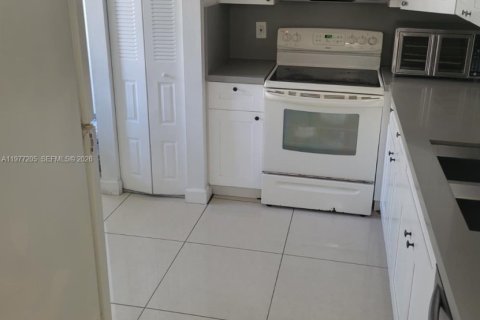 Condominio en venta en Margate, Florida, 2 dormitorios, 92.9 m2 № 2042417 - foto 1