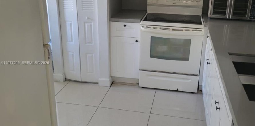 Condominio en Margate, Florida, 2 dormitorios  № 2042417