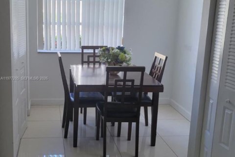 Condominio en venta en Margate, Florida, 2 dormitorios, 92.9 m2 № 2042417 - foto 2