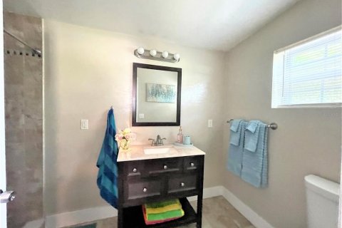 House in Saint Petersburg, Florida 3 bedrooms, 145.02 sq.m. № 1824544 - photo 24