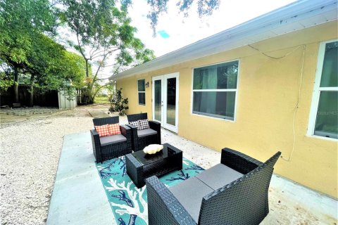 House in Saint Petersburg, Florida 3 bedrooms, 145.02 sq.m. № 1824544 - photo 30