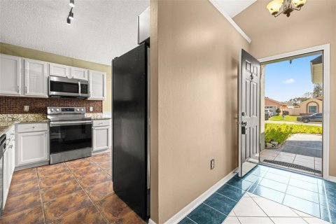 Villa ou maison à louer à Orlando, Floride: 3 chambres, 122.07 m2 № 2396630 - photo 2