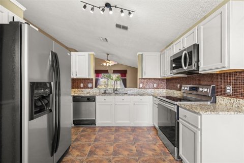 Villa ou maison à louer à Orlando, Floride: 3 chambres, 122.07 m2 № 2396630 - photo 4